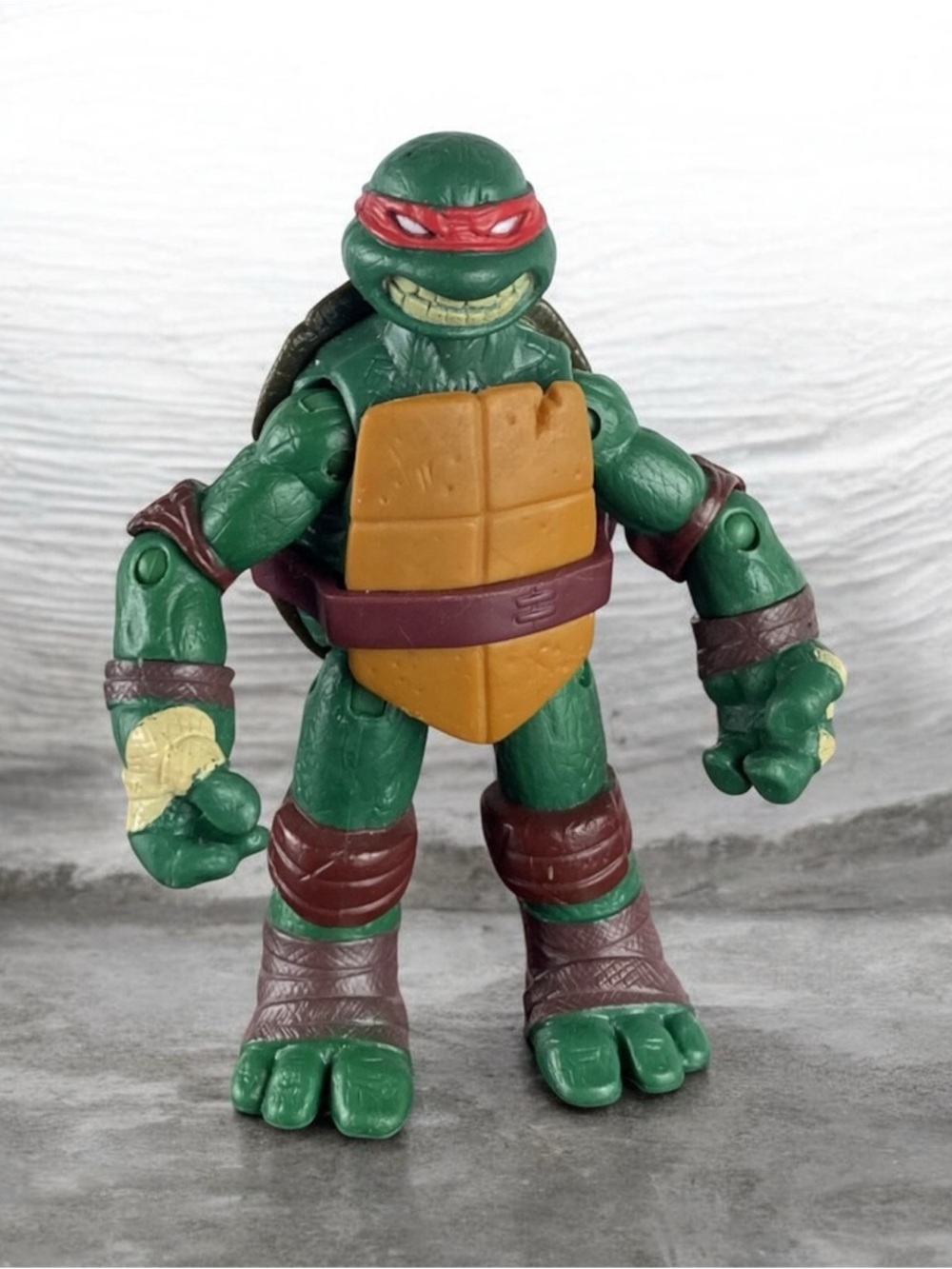 Teenage Mutant Ninja Turtles 2012Green Action Figure with Red Mask